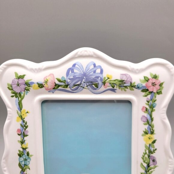 Ceramic Floral Picture Frame Scalloped Edges 3x5 or 4x6 Photos Burnes of Boston - Picture 6 of 8